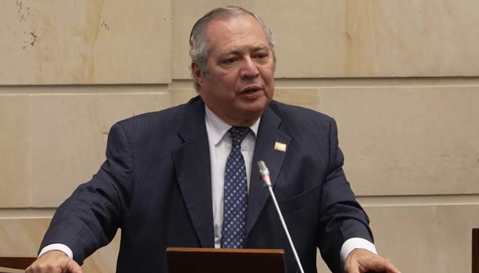 Iván Name, presidente del Senado.