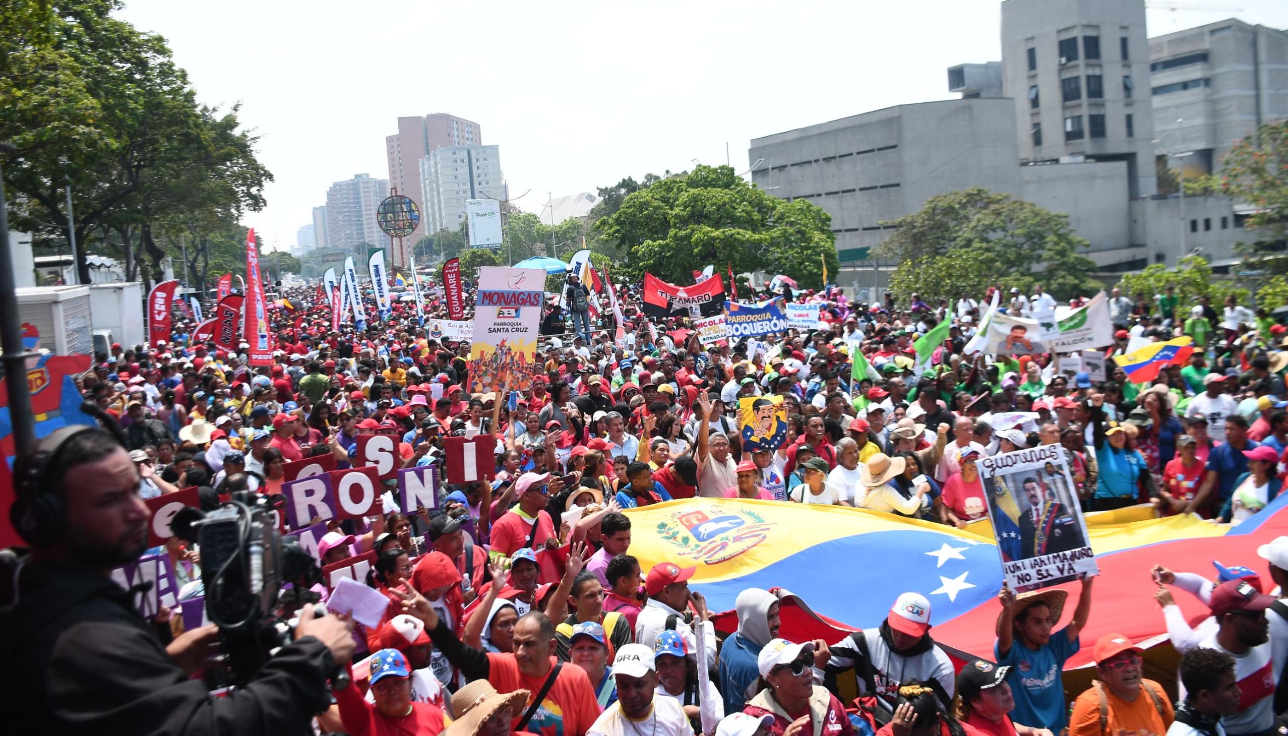 La masiva marcha chavista en Caracas de este lunes