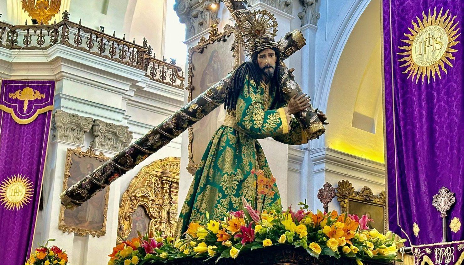 La procesión tiene 374 años.