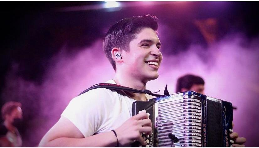 El equipo de Silvestre Dangond retiró al acordeonero de la agrupación.