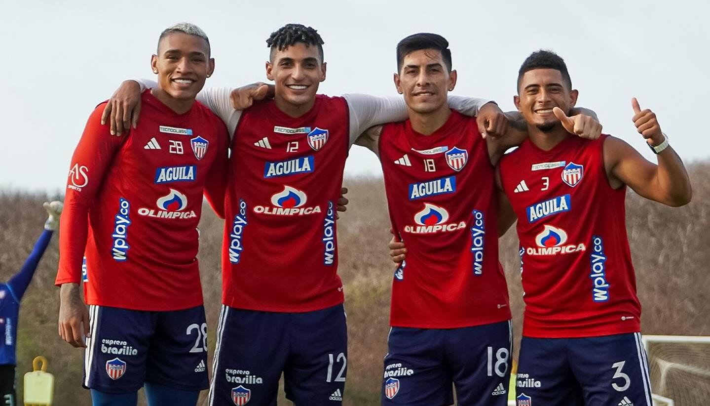 La defensa que utilizará Junior ante Jaguares: Jermein Peña, Gabriel Fuentes, Emmanuel Olivera y Edwin Herrera. 