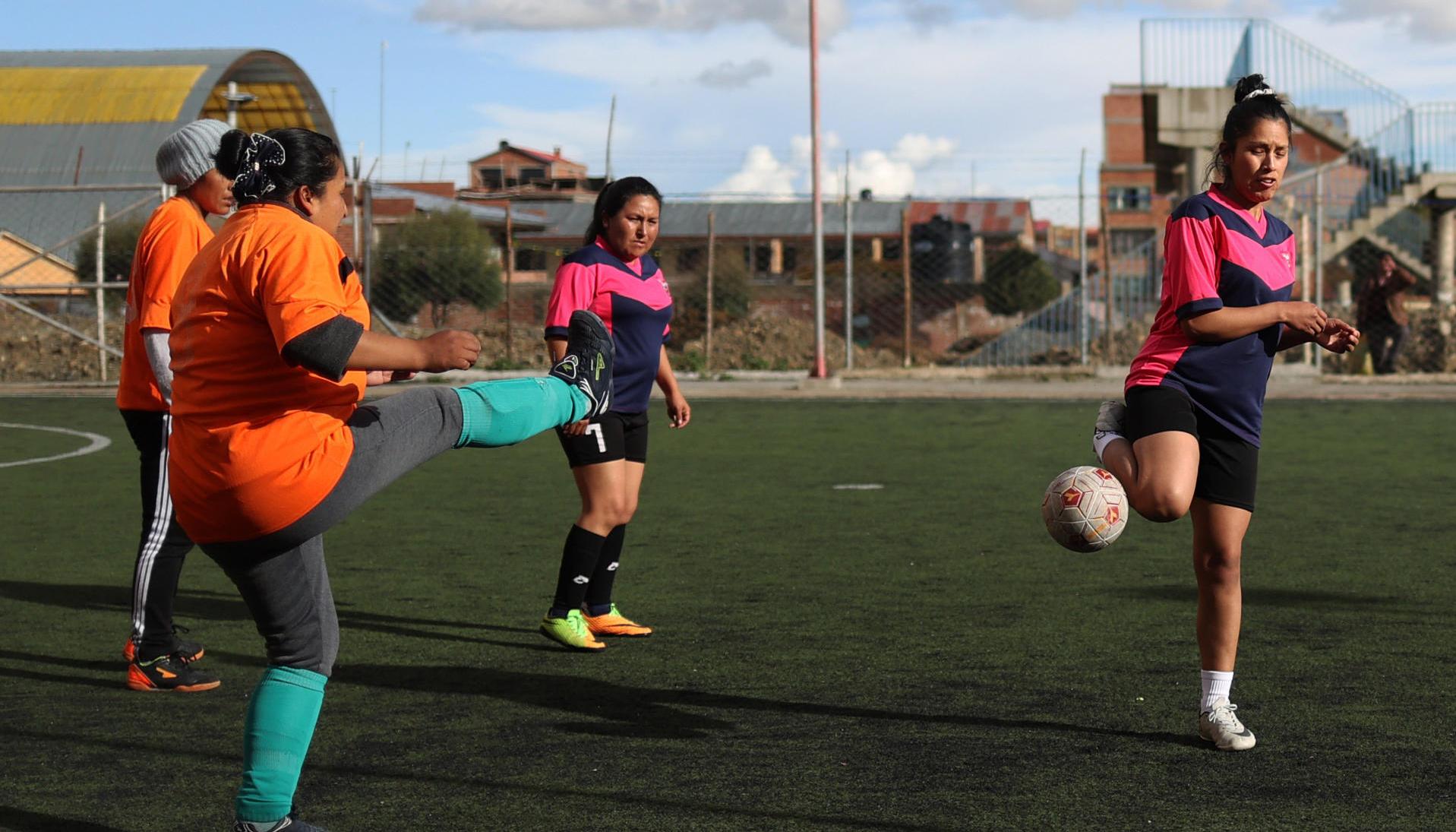 Jugadoras del 'Club Deportivo Mayas Fem' de Bolivia