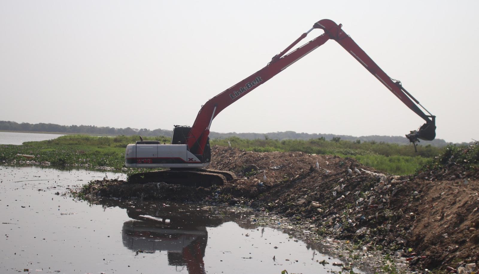 La limpieza de arroyos es necesaria para prevenir el taponamiento e inundaciones