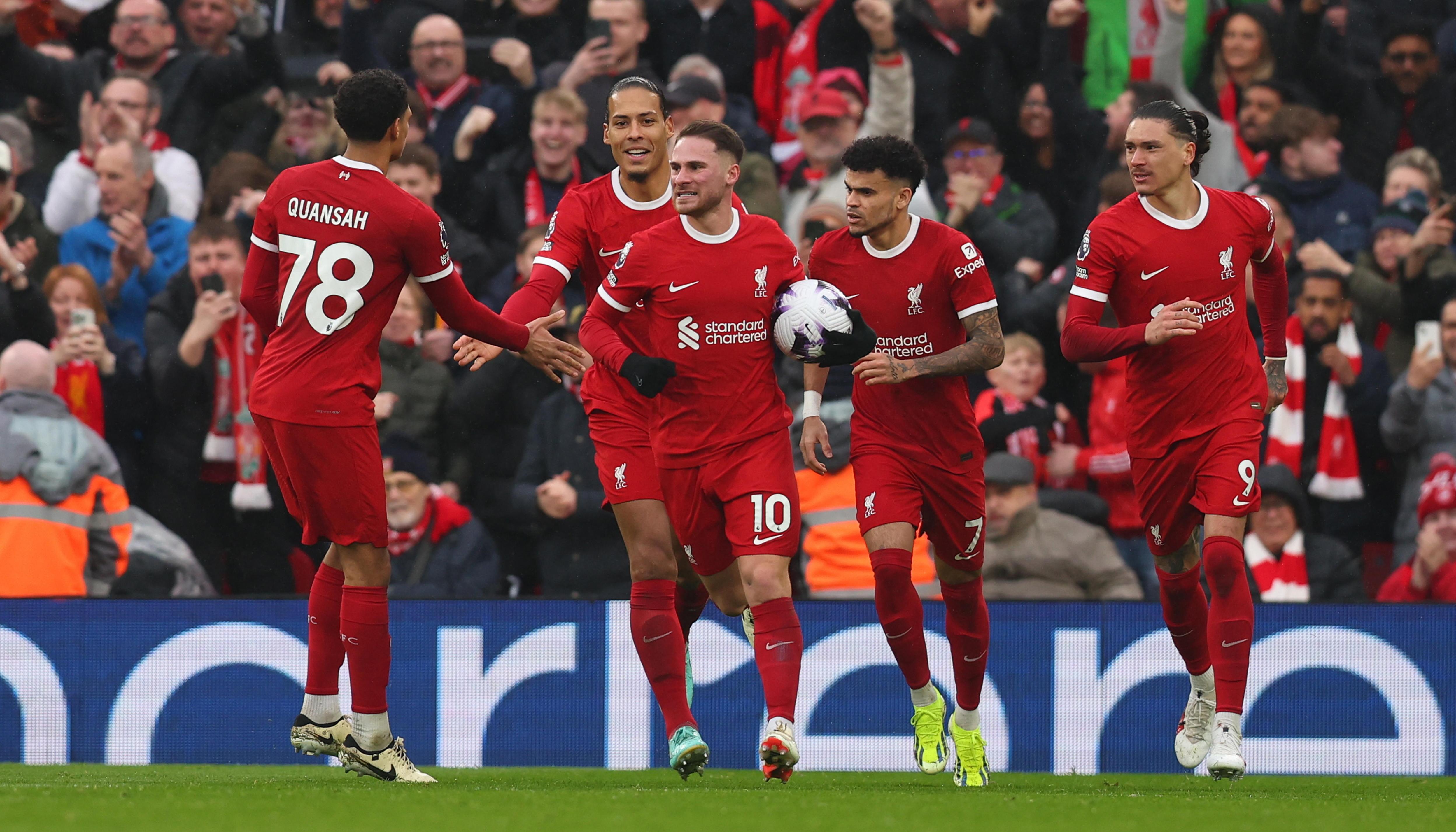 Alexis Mac Allister tras marcar, de pena máxima, el gol del empate del Liverpool. 