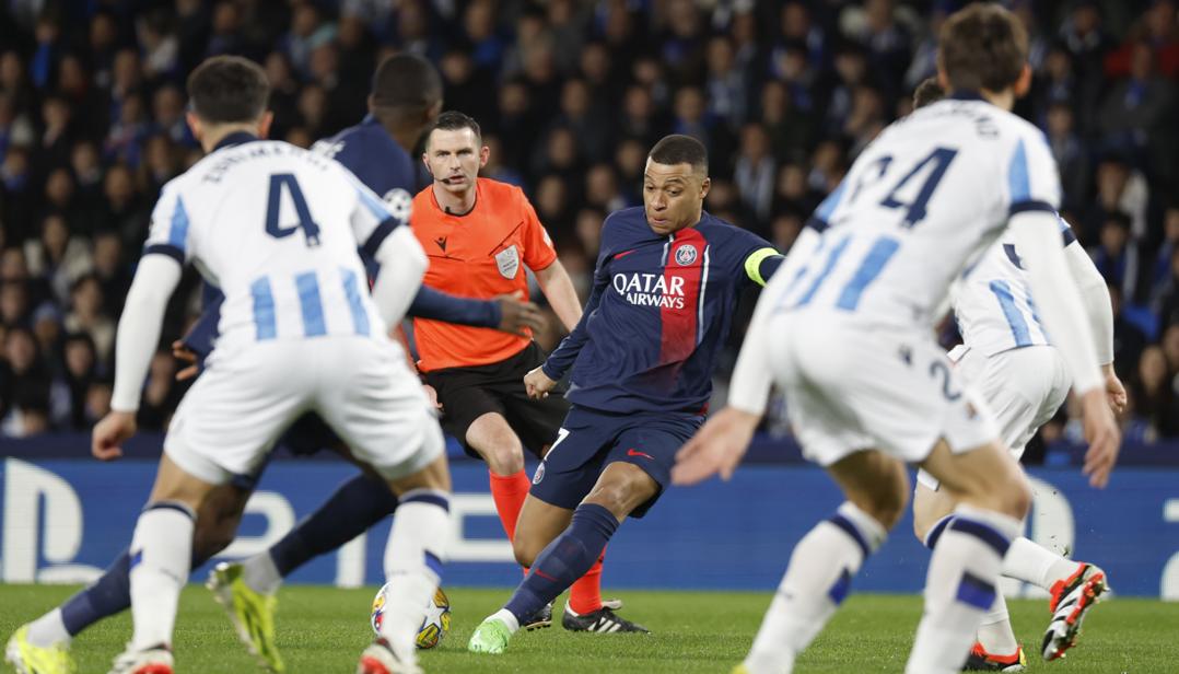 La maniobra previa de Kylian Mbappé para el primer gol del PSG ante la Real Sociedad. 