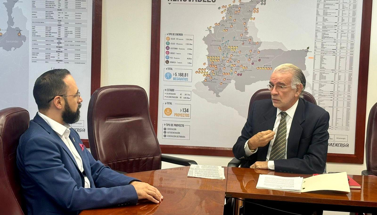 El ministro de Minas, Andrés Camacho, y el gobernador del Atlántico, Eduardo Verano