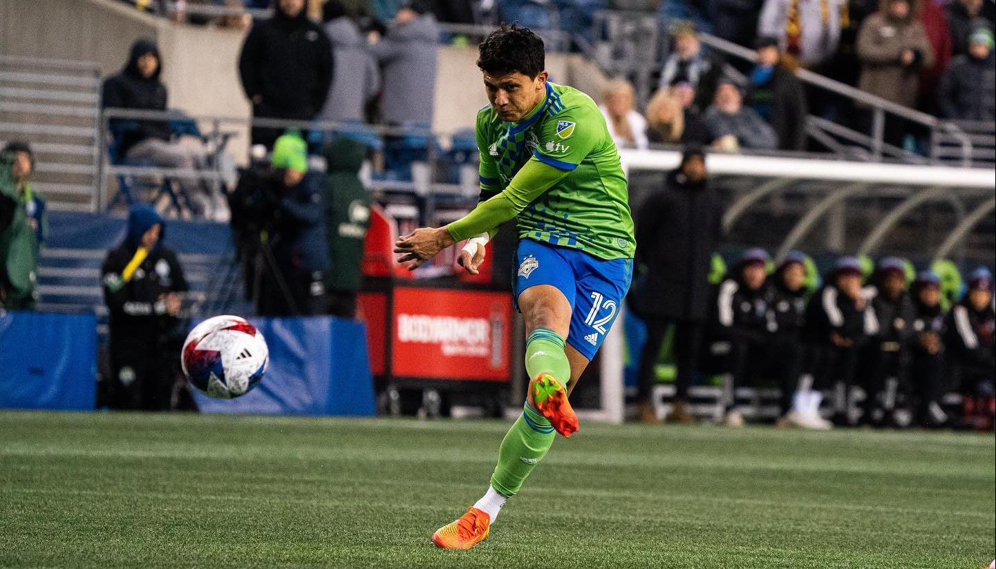 Fredy Montero jugando en su último equipo, el Seattle Sounders.