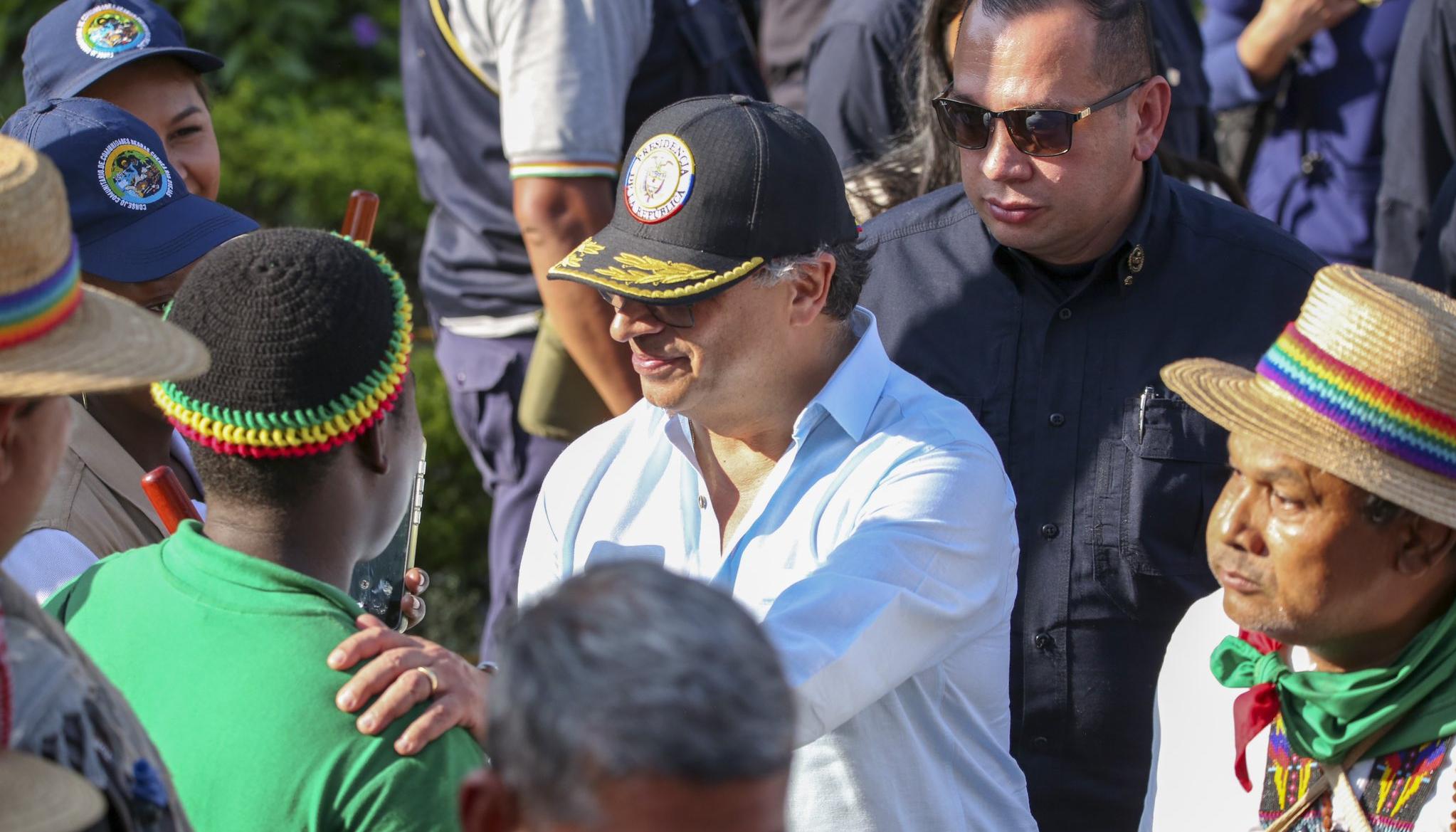 El presidente Gustavo Petro a su llegada a la minga indigena en Cali