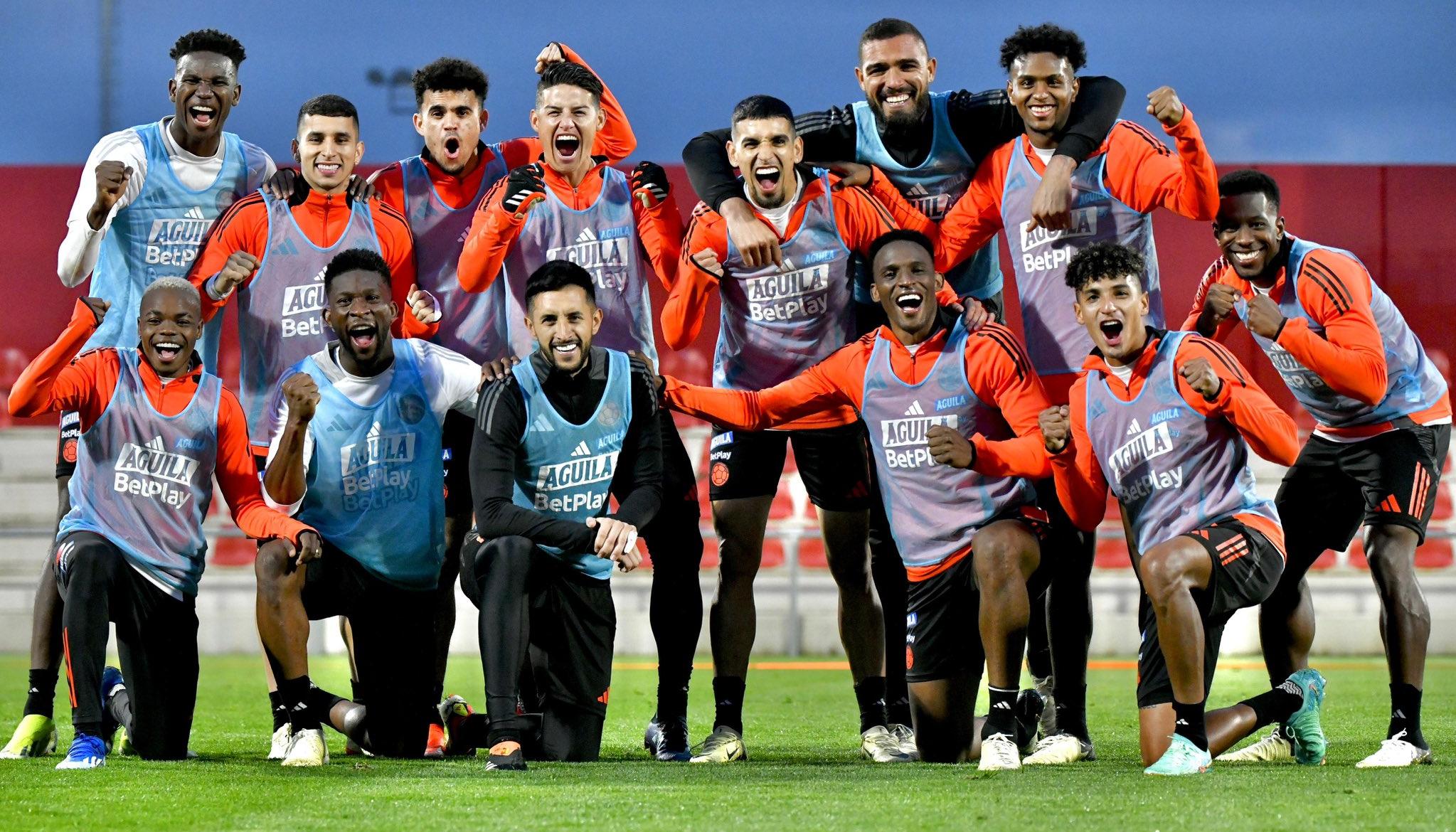 Jugadores de la Selección Colombia tras la última práctica en Madrid.