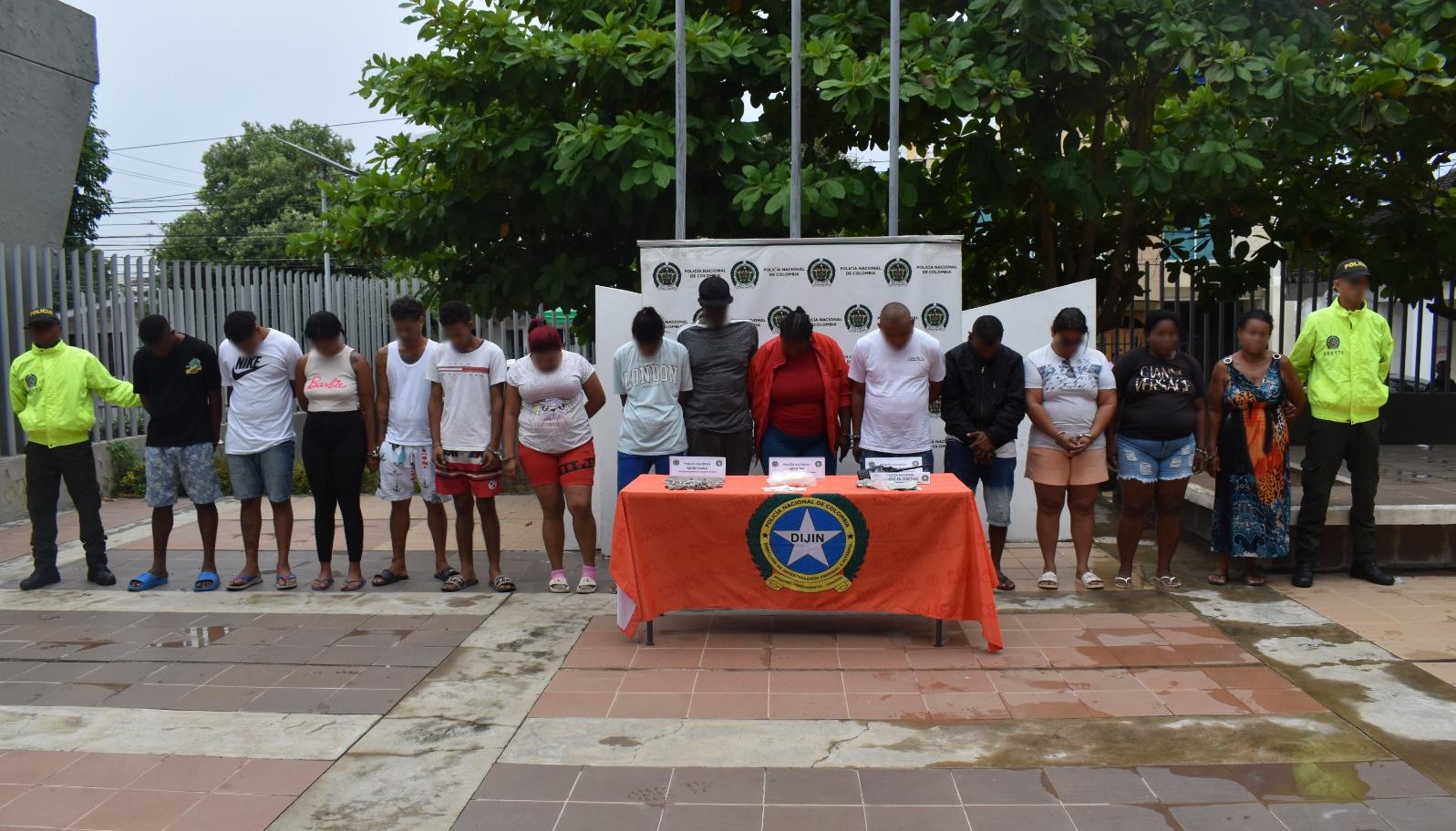En 16 diligencias de allanamiento y registro.