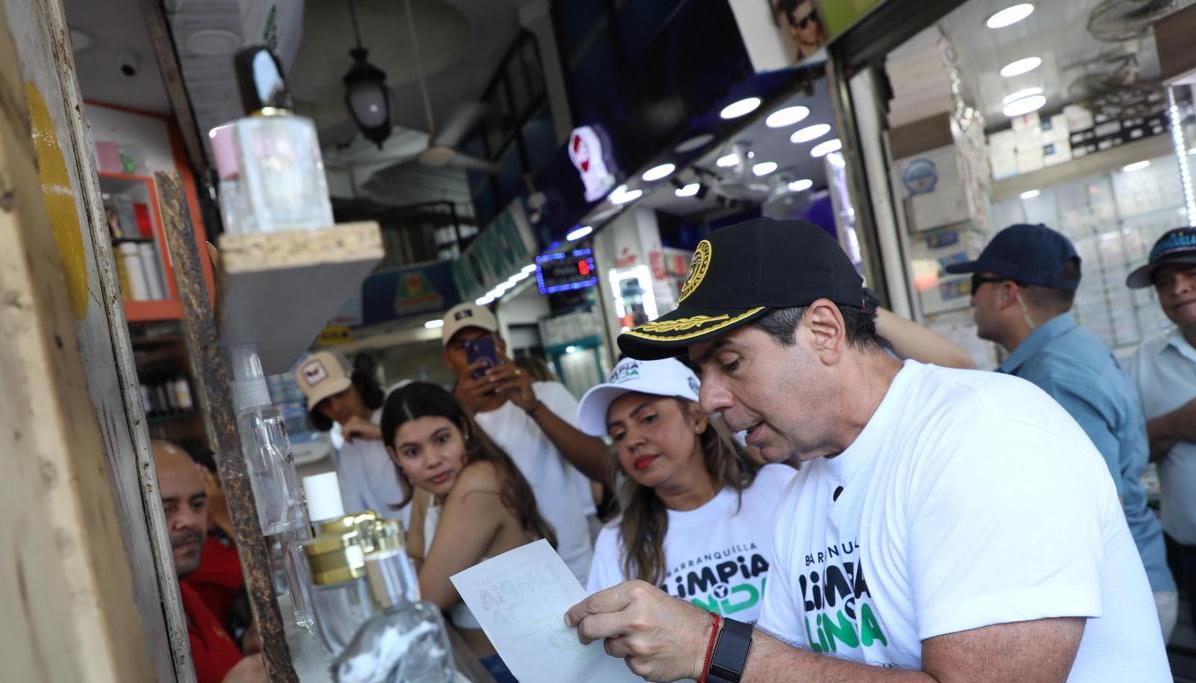 El Alcalde Char recorrió el Paseo Bolívar lanzando la estrategia.