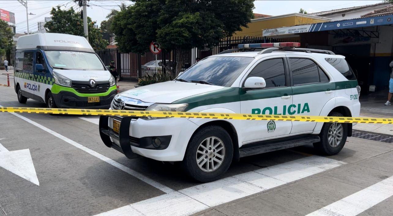 Hombres armados llegaron a la calle 75 con la carrera 44.