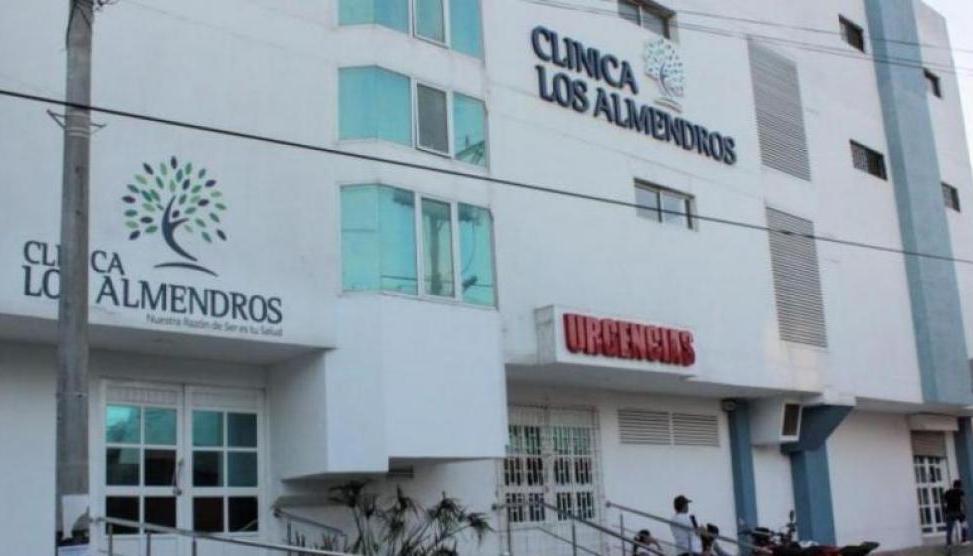 El adolescente fue llevado a la Clínica Los Almendros. 