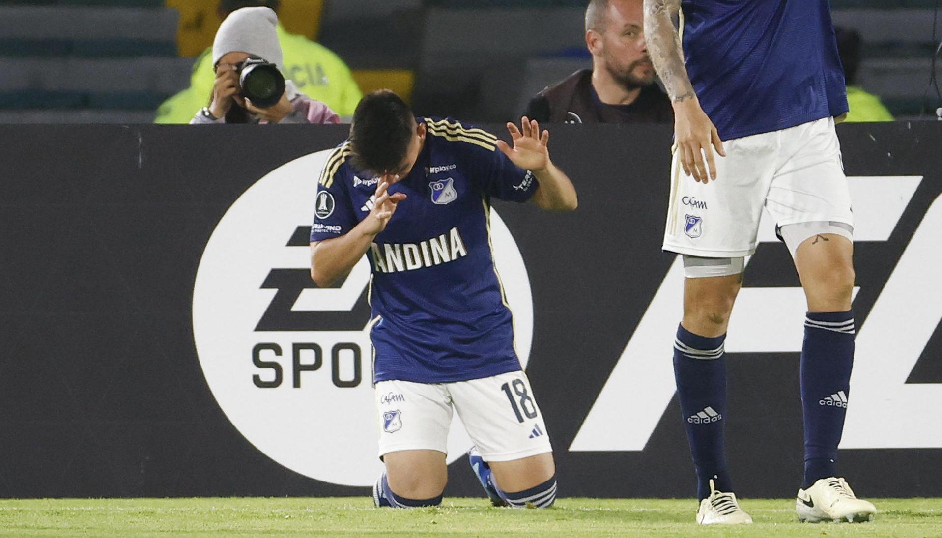 Daniel Ruiz de Millonarios celebra el gol