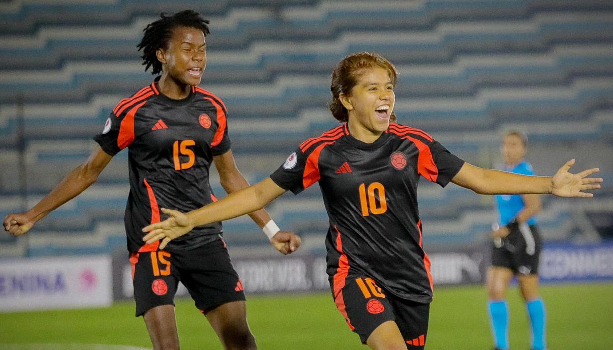 Gaby Rodríguez (10) marcó el segundo gol de Colombia.