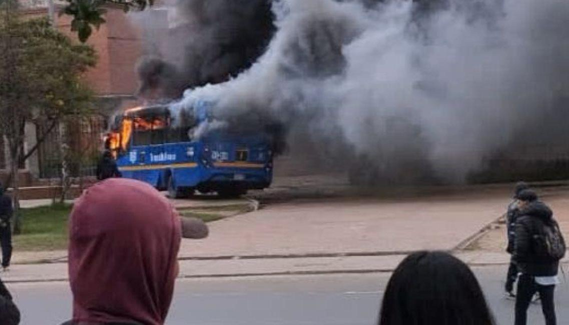 Quema de bus en Bogotá. 