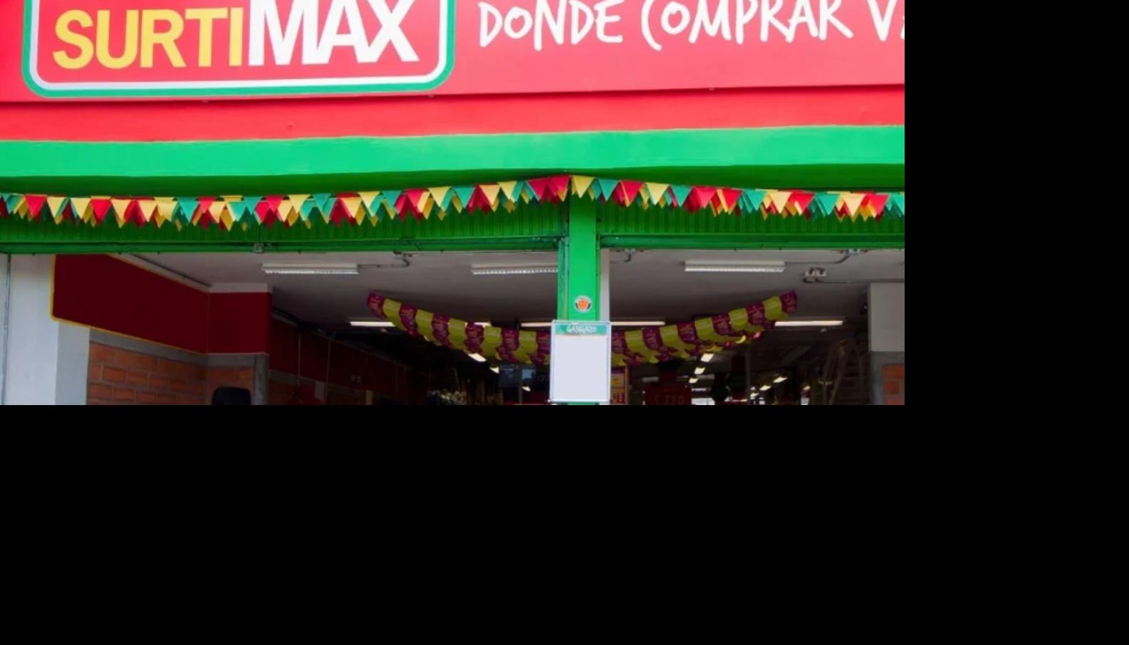 El empleado del supermercado recibe atención médica en un hospital de Bogotá. 