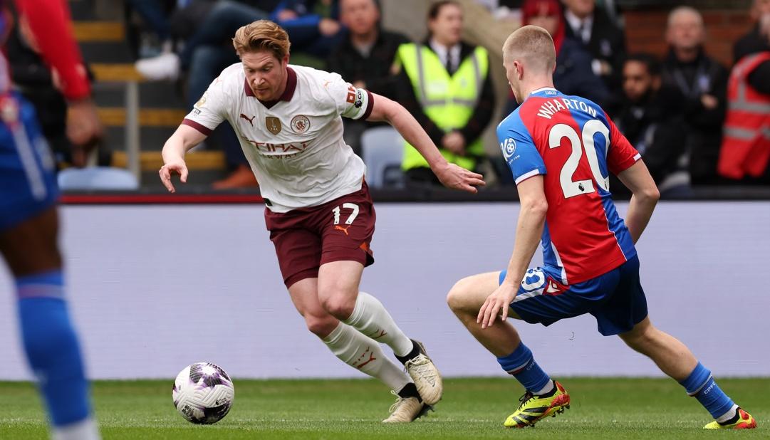 Kevin De Bruyne marcó un doblete en la victoria del Manchester City sobre el Crystal Palace.
