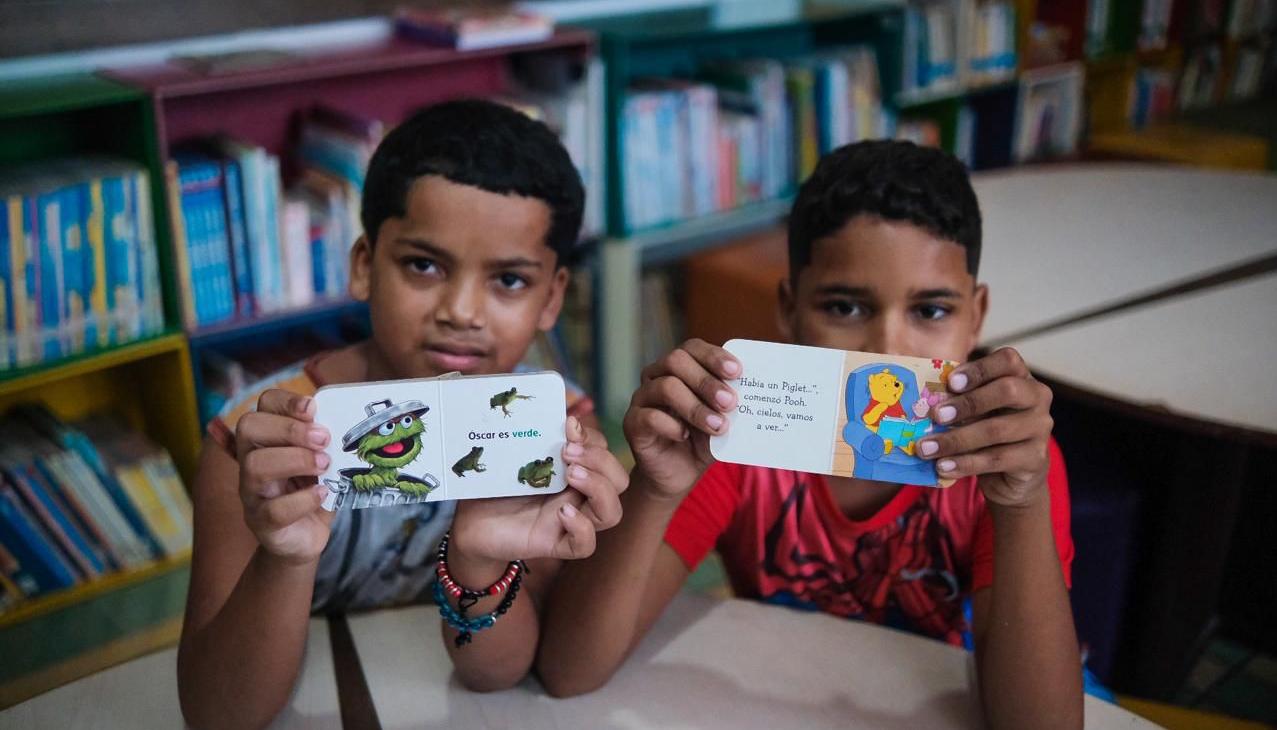 Niños visitantes de la Biblioteca Departamental Meira Delmar