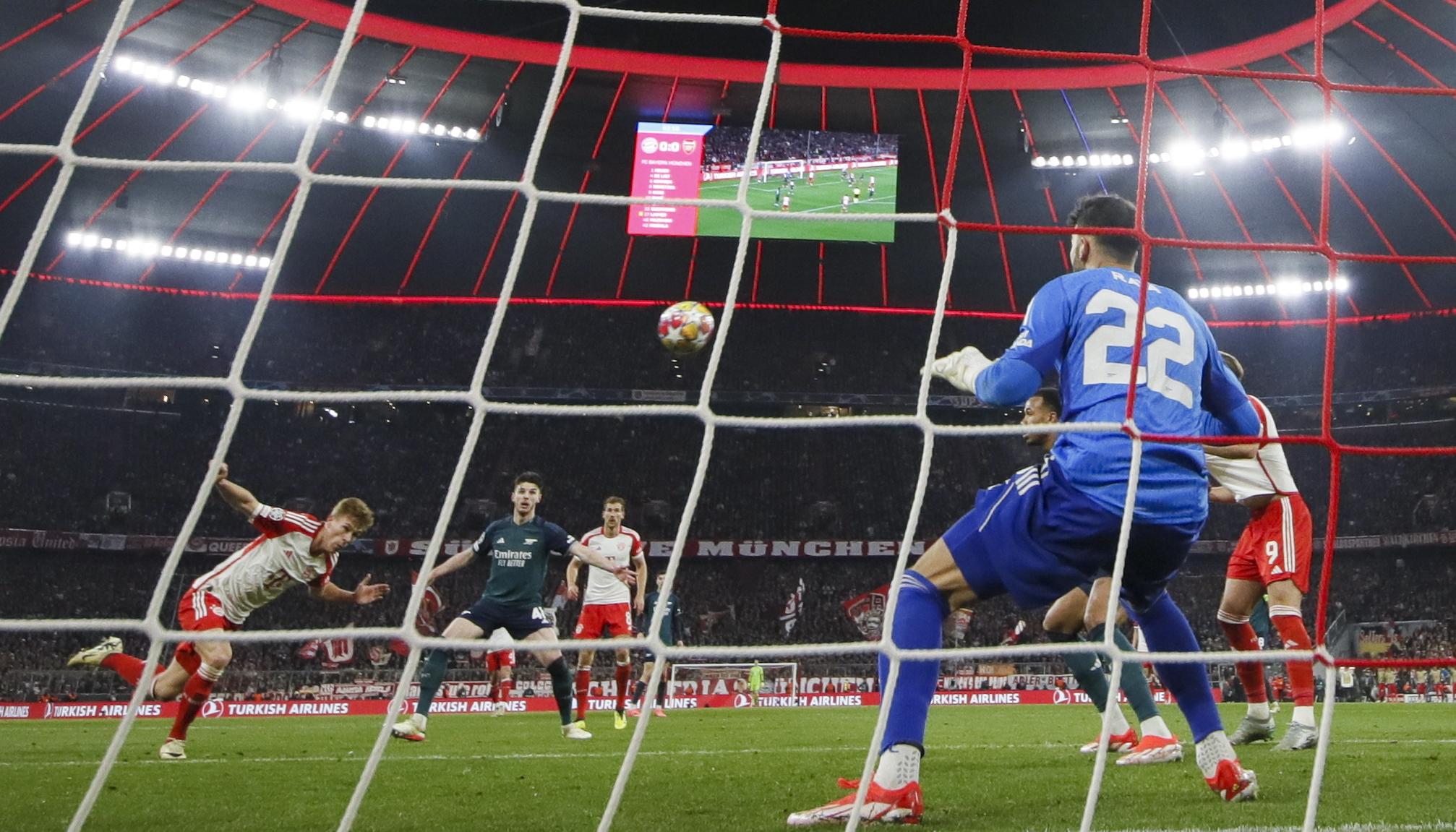 El cabezazo de Kimmich que le dio la victoria al Bayern sobre el Arsenal. 