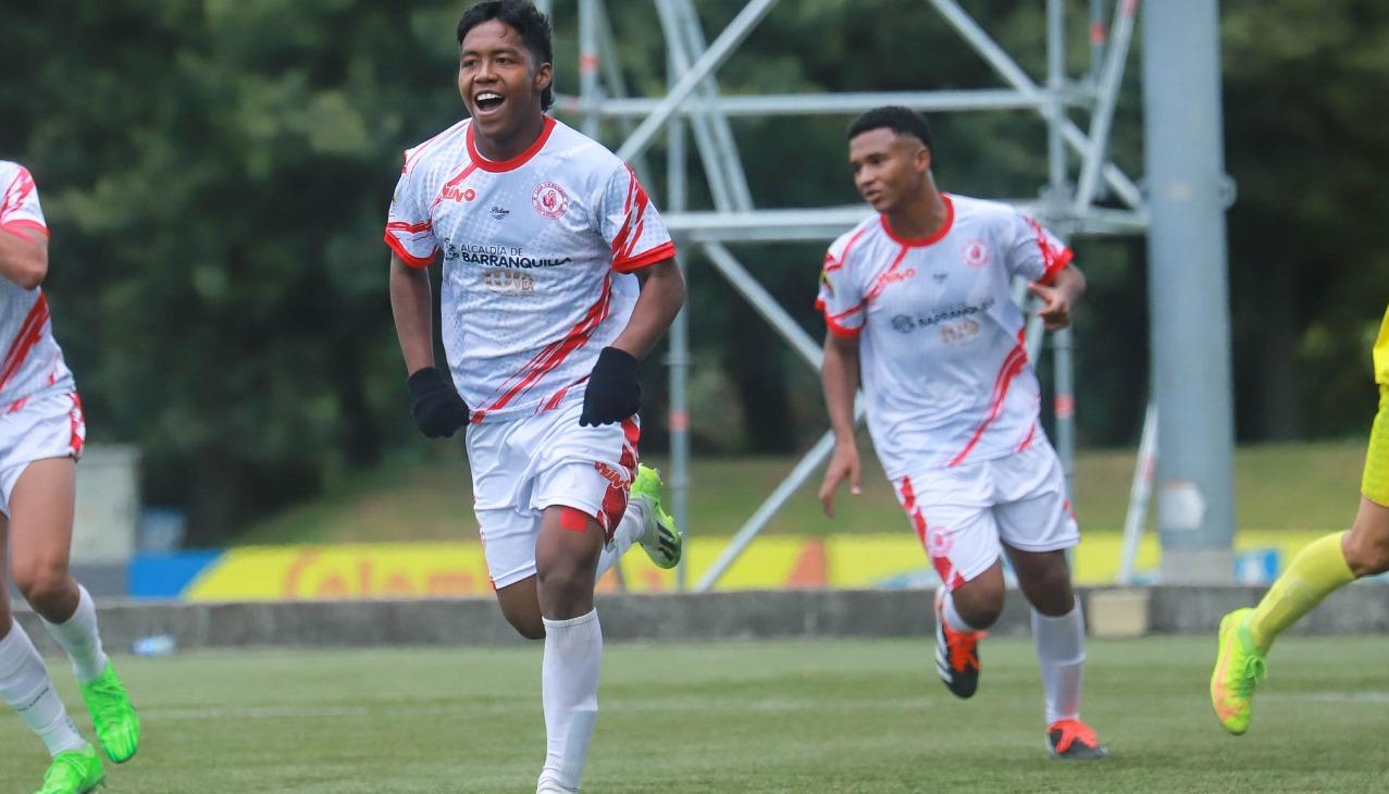 Phillippe Oviedo festeja el gol que le dio la ventaja parcial a Atlántico. 