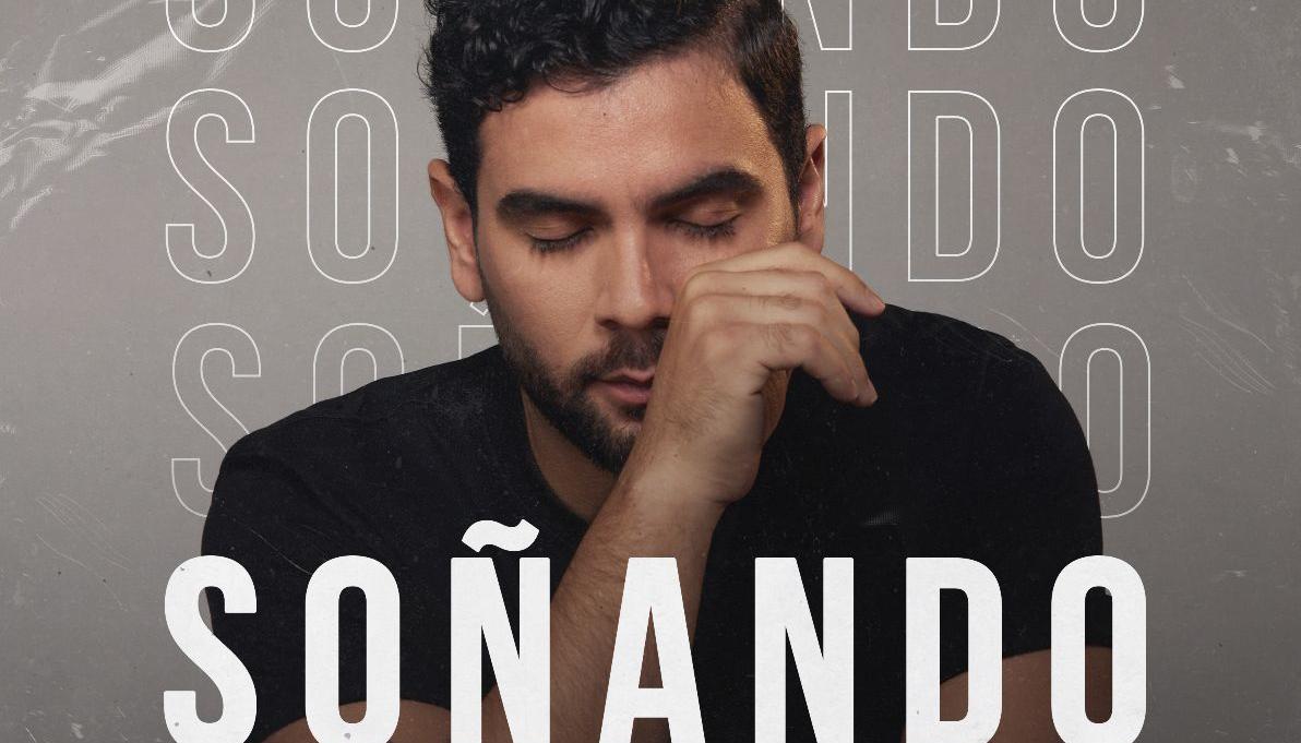 Andrés Julio estrenó su nuevo álbum musical.
