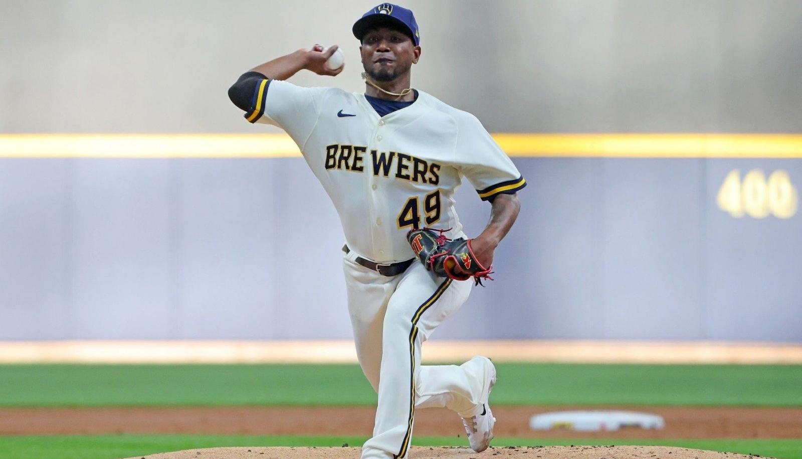 Julio Teherán en la temporada anterior con los Cerveceros de Milwaukee. 