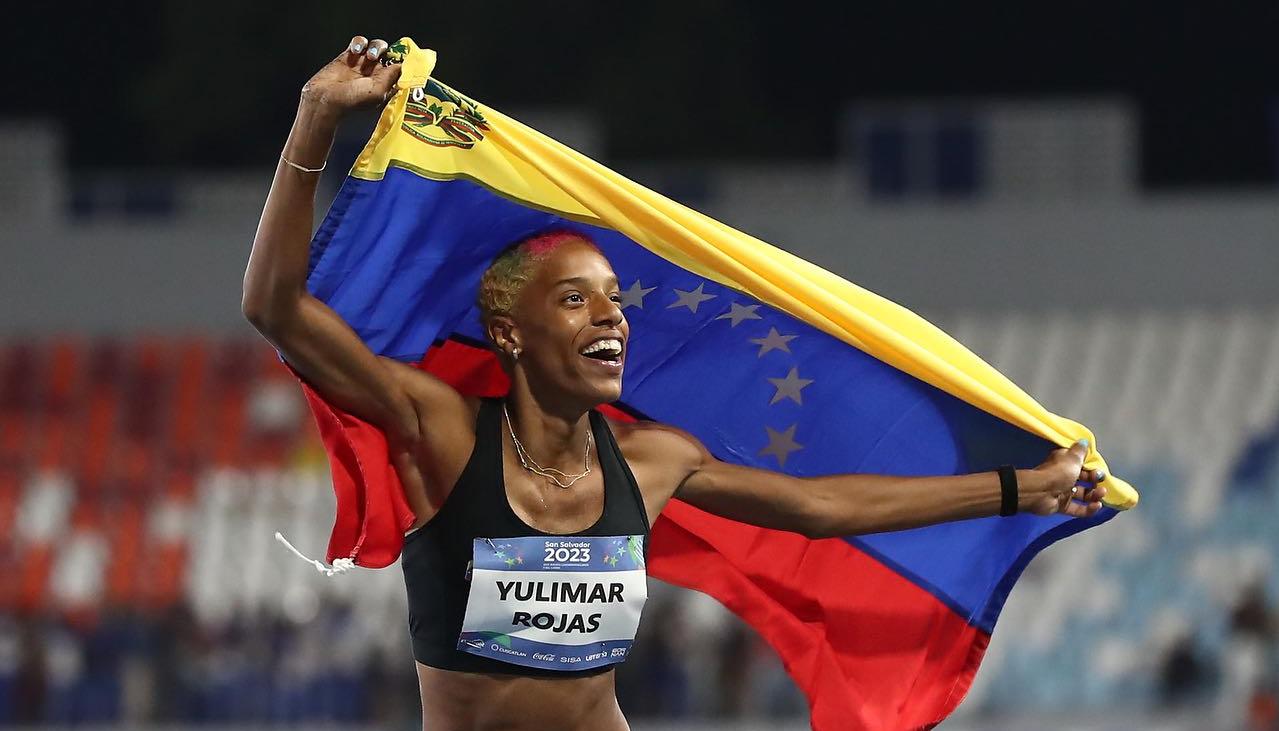 Yulimar Rojas es la actual poseedora del récord mundial de salto triple. 