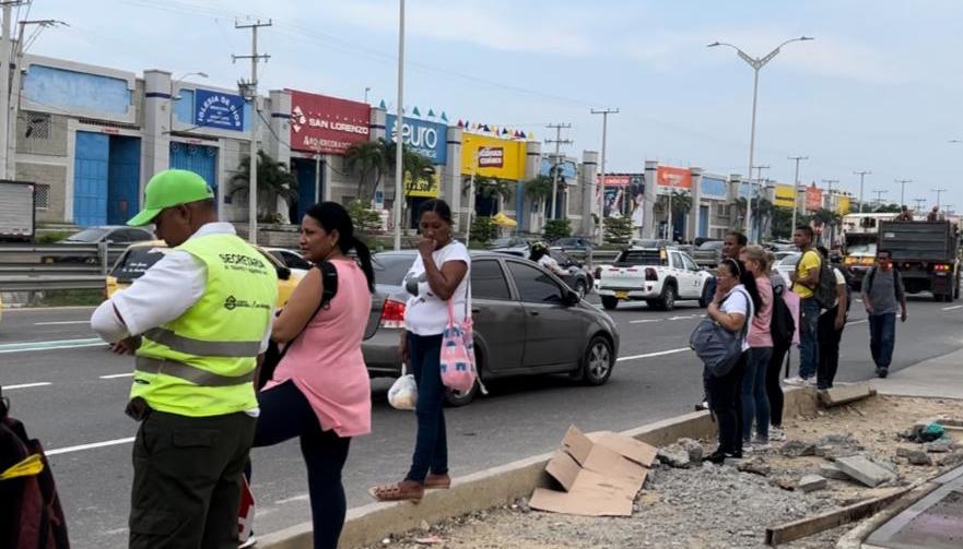 El puente peatonal entrará en funcionamiento esta semana.