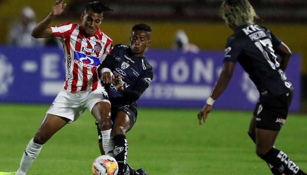 Junior ha jugado cinco veces contra rivales ecuatorianos en ese país.