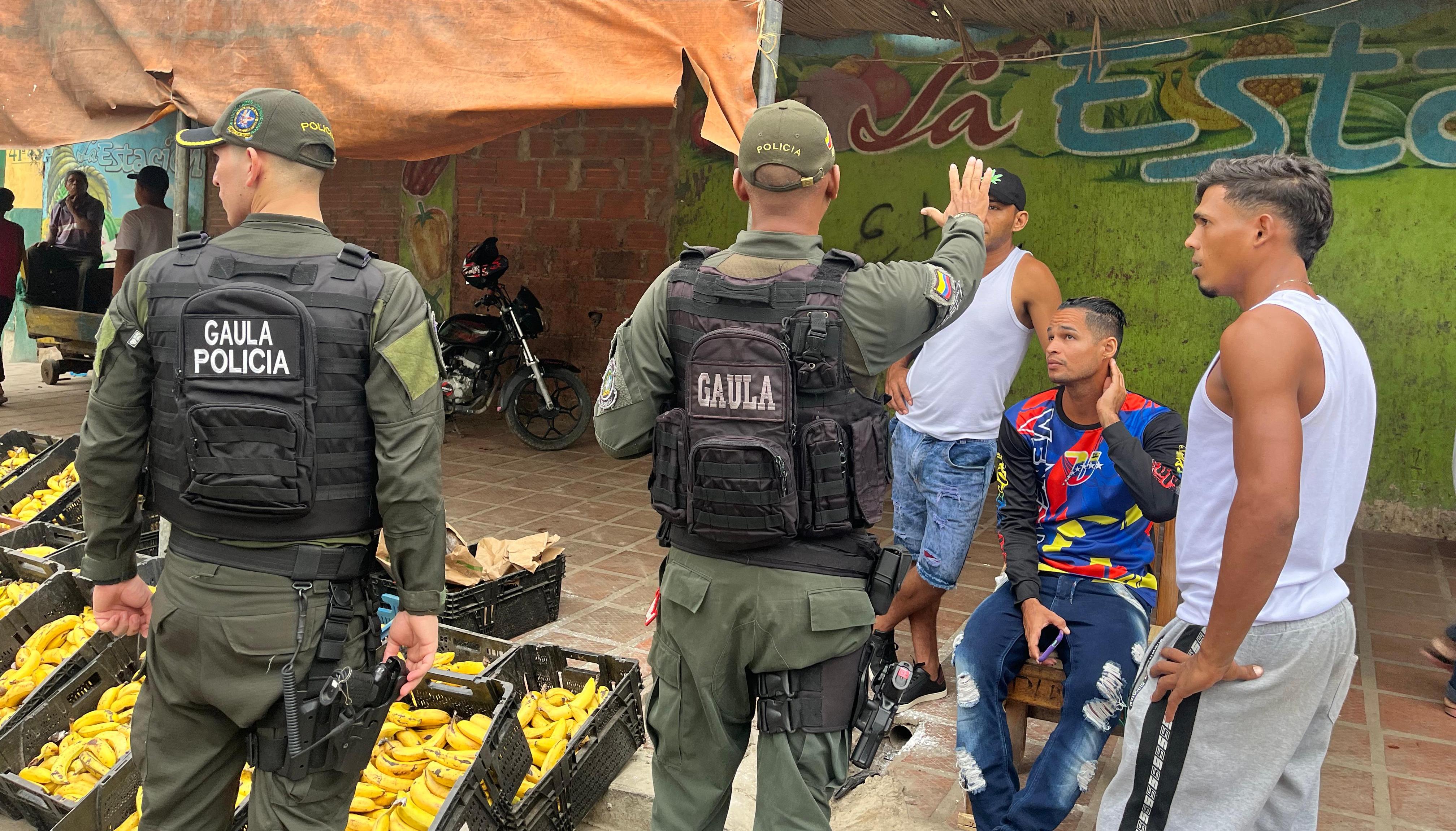 Intervención del Gaula en el mercado y el sector de Barranquillita.