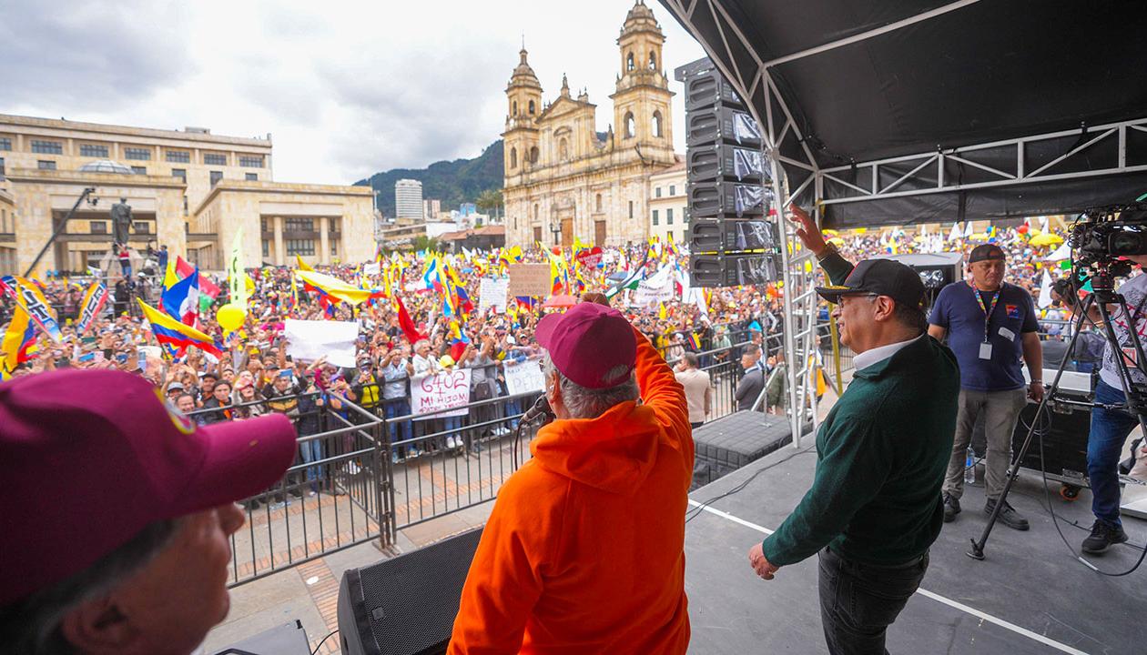 El Presidente Petro dio a conocer el rompimiento de relaciones con Israel cuando habló en la Plaza de Bolívar este miércoles. 