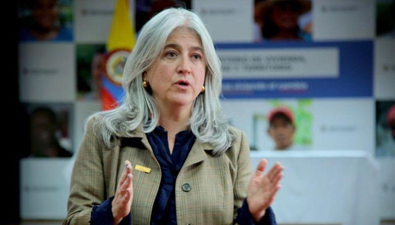 Catalina Velasco Campuzano, ministra de Vivienda. 