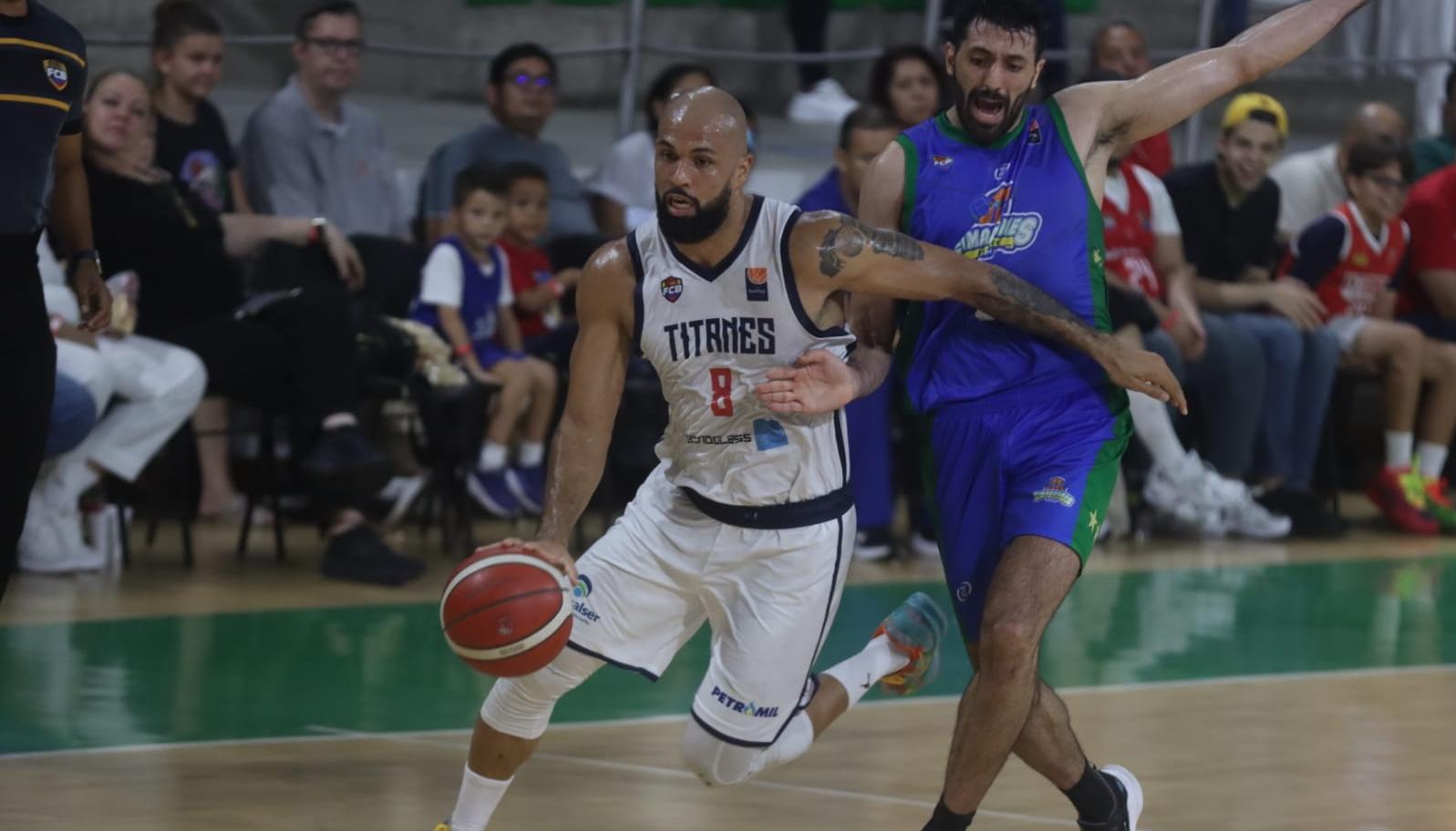José Lozano, jugador de Titanes.