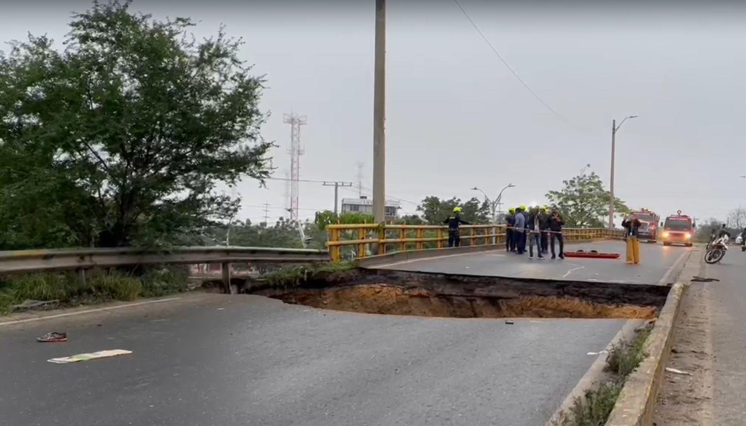Así quedó el puente tras el desplome.