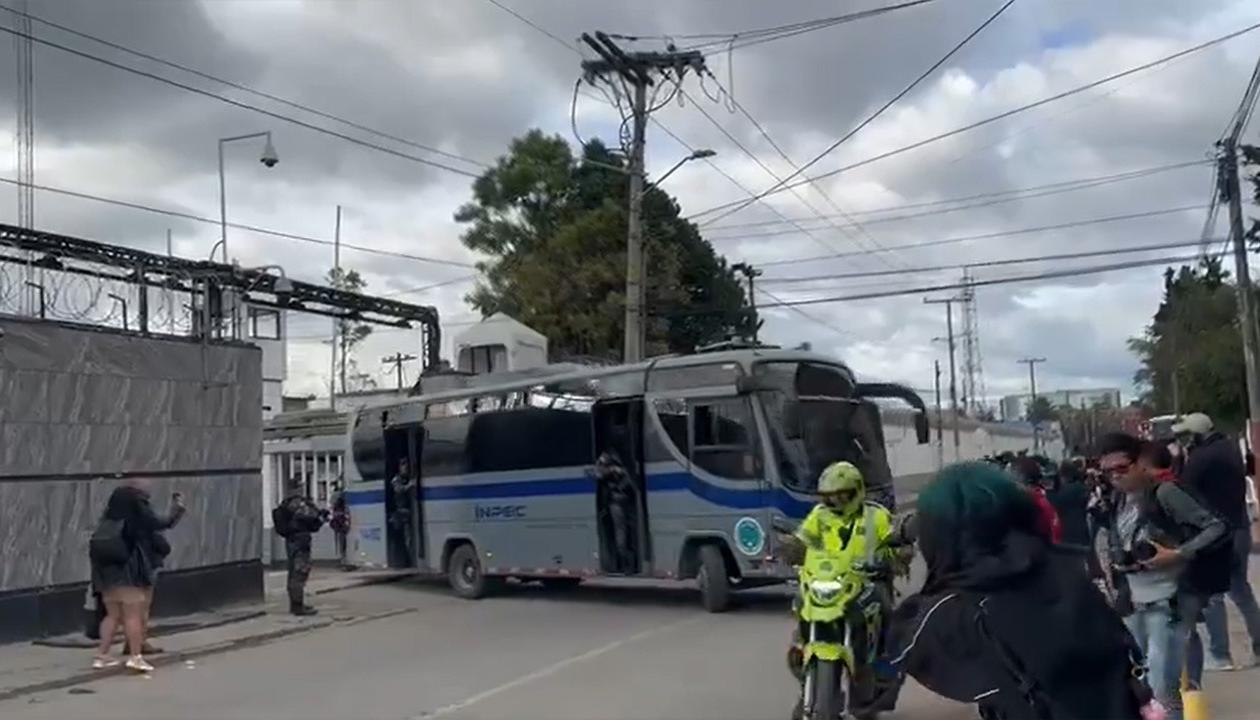 Traslado de reclusos de la Cárcel La Modelo de Bogotá. 