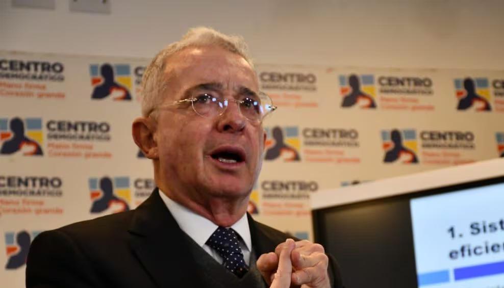 Álvaro Uribe.