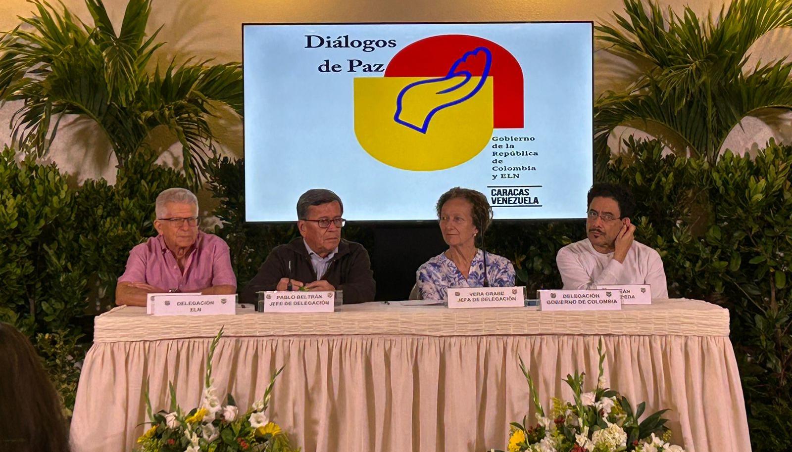 Delegados del Gobierno Nacional y del ELN este sábado en Caracas