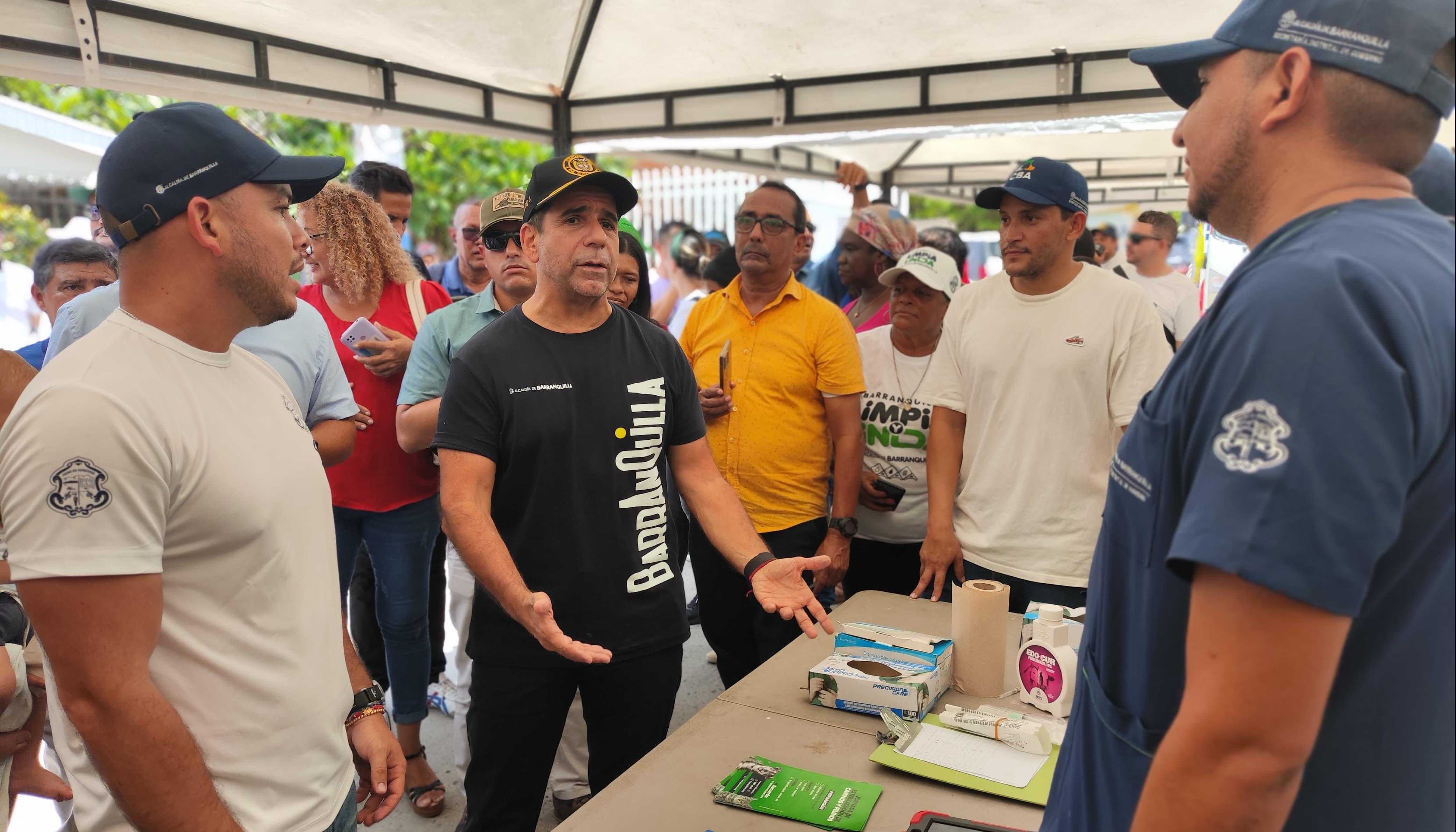 El alcalde Alejandro Char en el corregimiento La Playa en una jornada de ‘Vamos ´pa'l barrio’