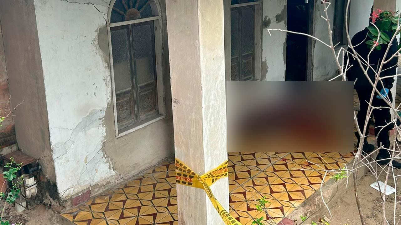 La víctima se encontraba en la terraza de su vivienda cuando llegaron desconocidos. 
