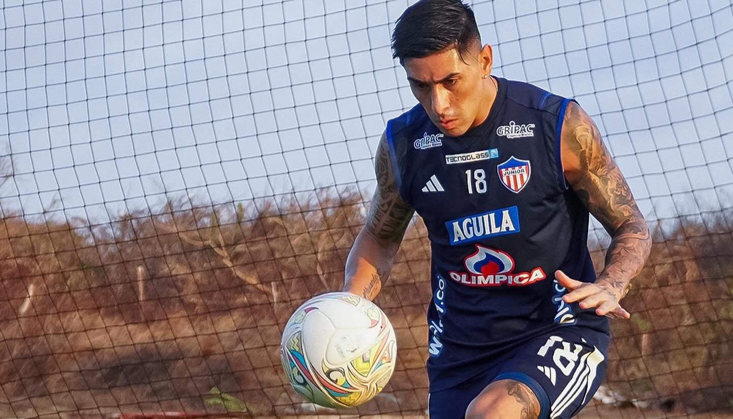 Emmanuel Olivera, defensa argentino del Junior. 