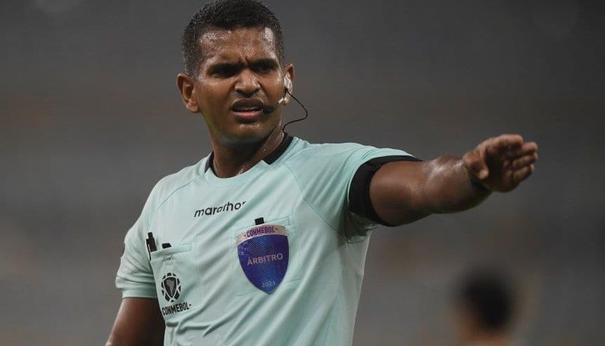 Alexis Herrera, árbitro internacional venezolano. 