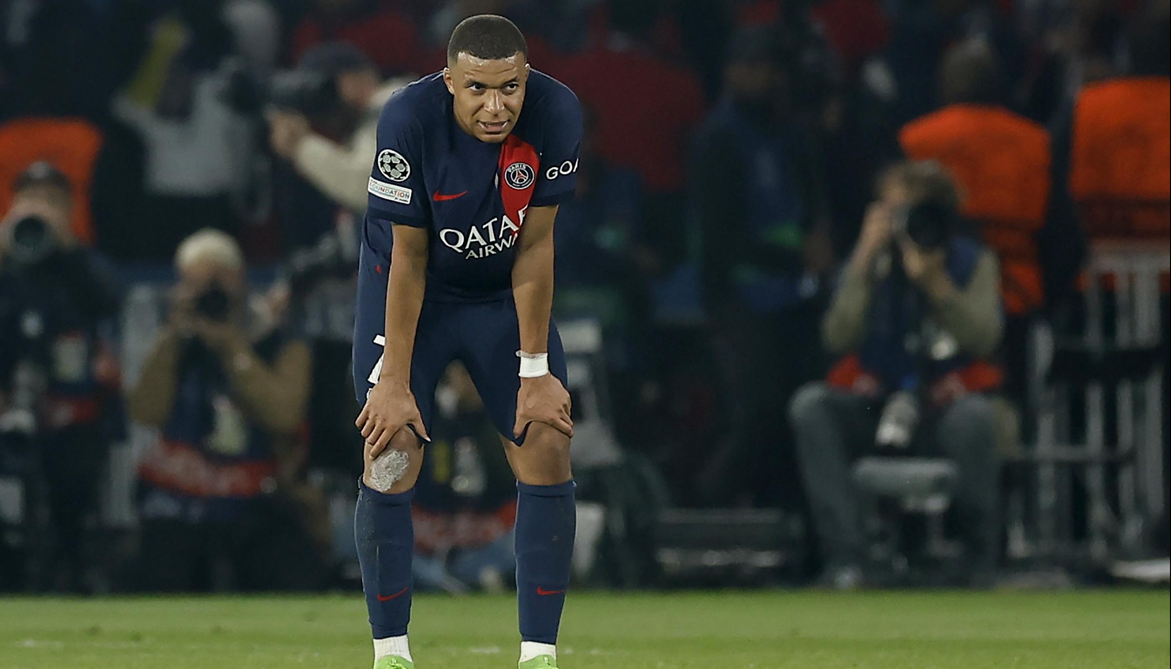 La decepción de Kylian Mbappé tras quedar eliminado a manos del Borussia Dortmund. liminación del PSG.