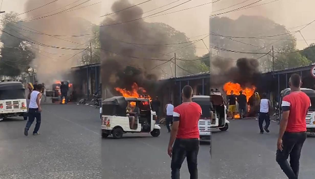 Motocarro se incendió en Malambo. 