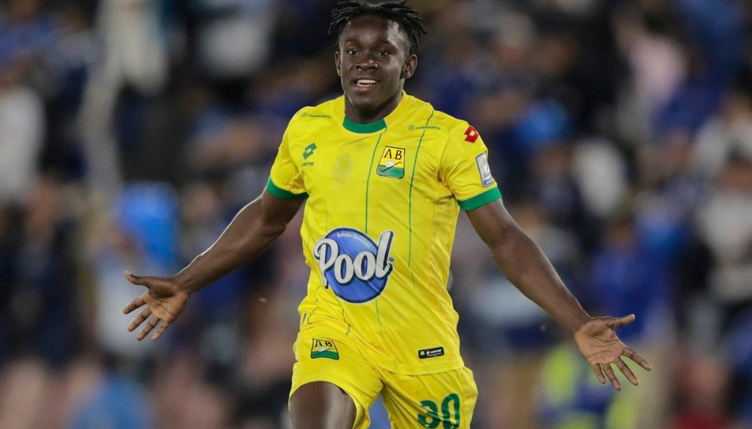 Joider Micolta marcó el gol de la victoria de Bucaramanga sobre Millonarios, en Bogotá. 