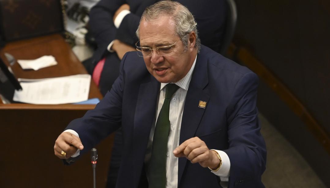 Iván Name, presidente del Senado, acusado de recibir coimas del Gobierno Nacional. 