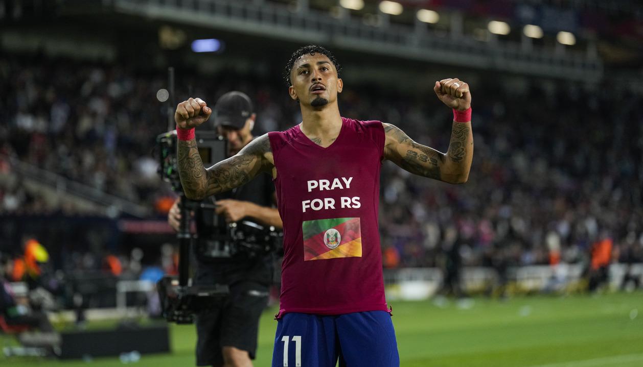 El brasileño Raphinha dedicó su gol a los damnificados por las inundaciones en Río Grande do Sul.