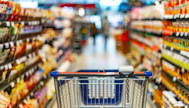 Niño robó en supermercado de Italia.