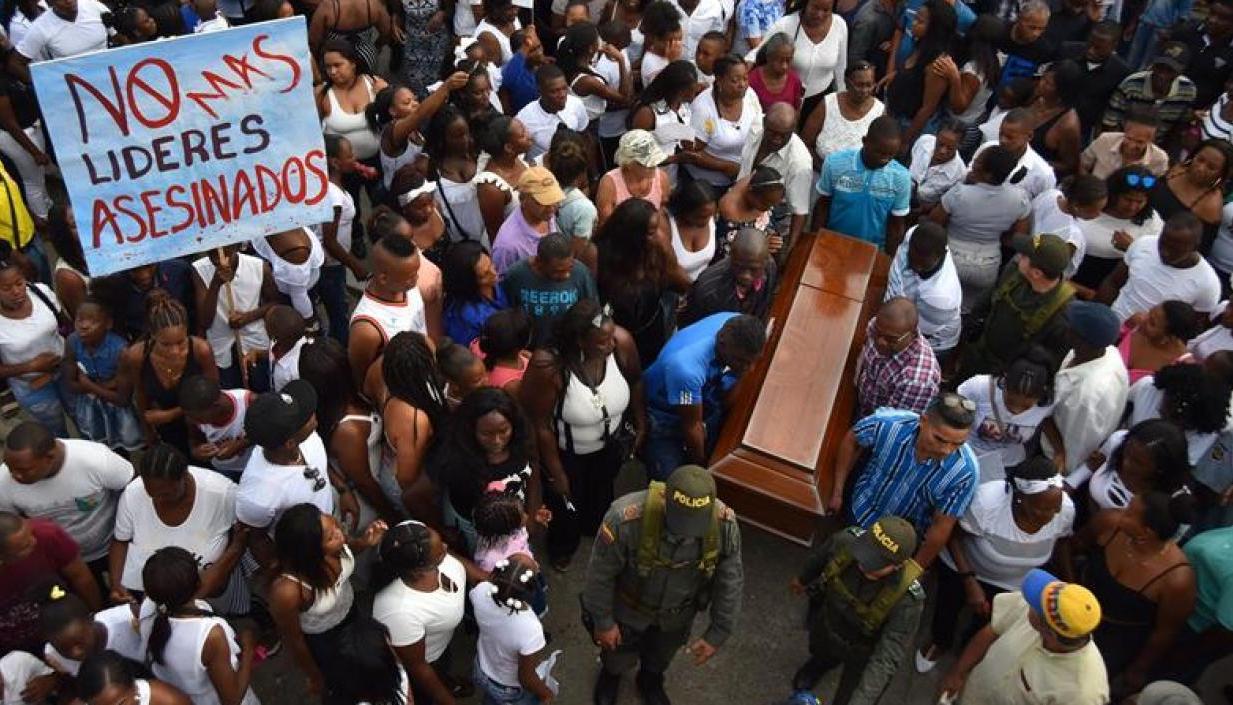 Sepelio de un líder social asesinado. 