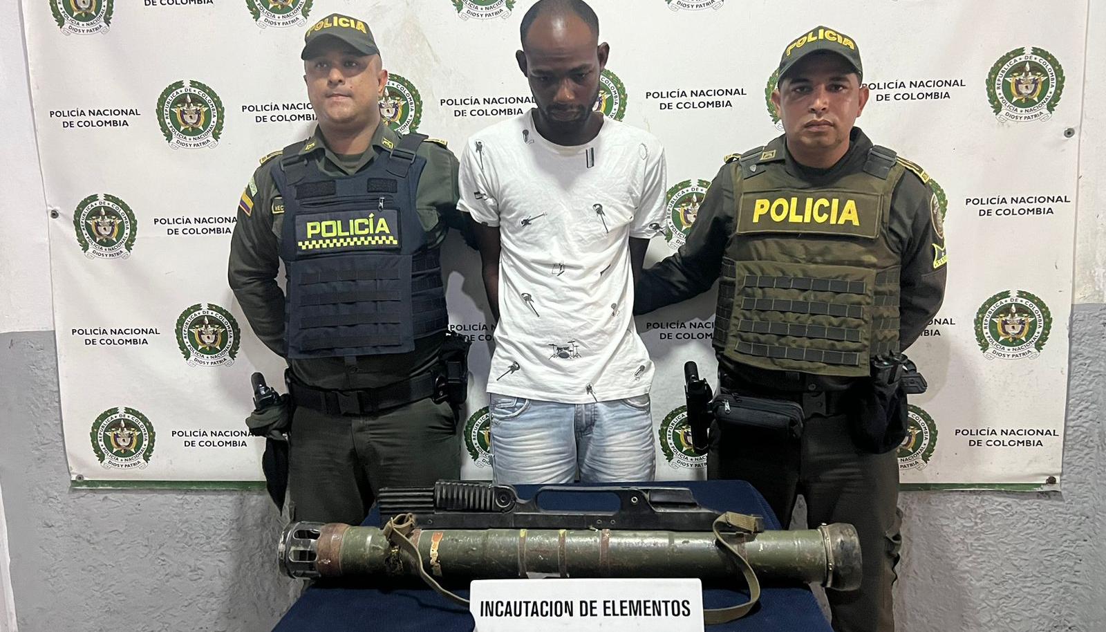 El capturado con el lanza cohete. 
